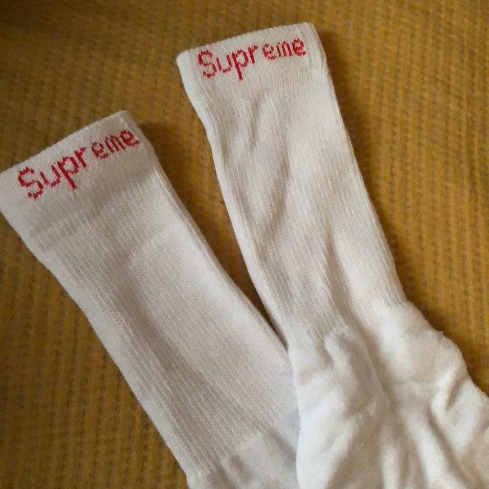 Supreme socks